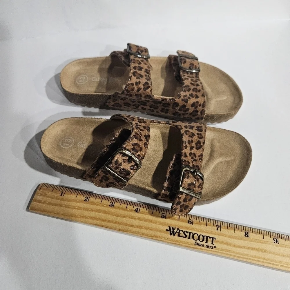 Girls NWOT Cat & Jack Animal Print Sandals Size 13